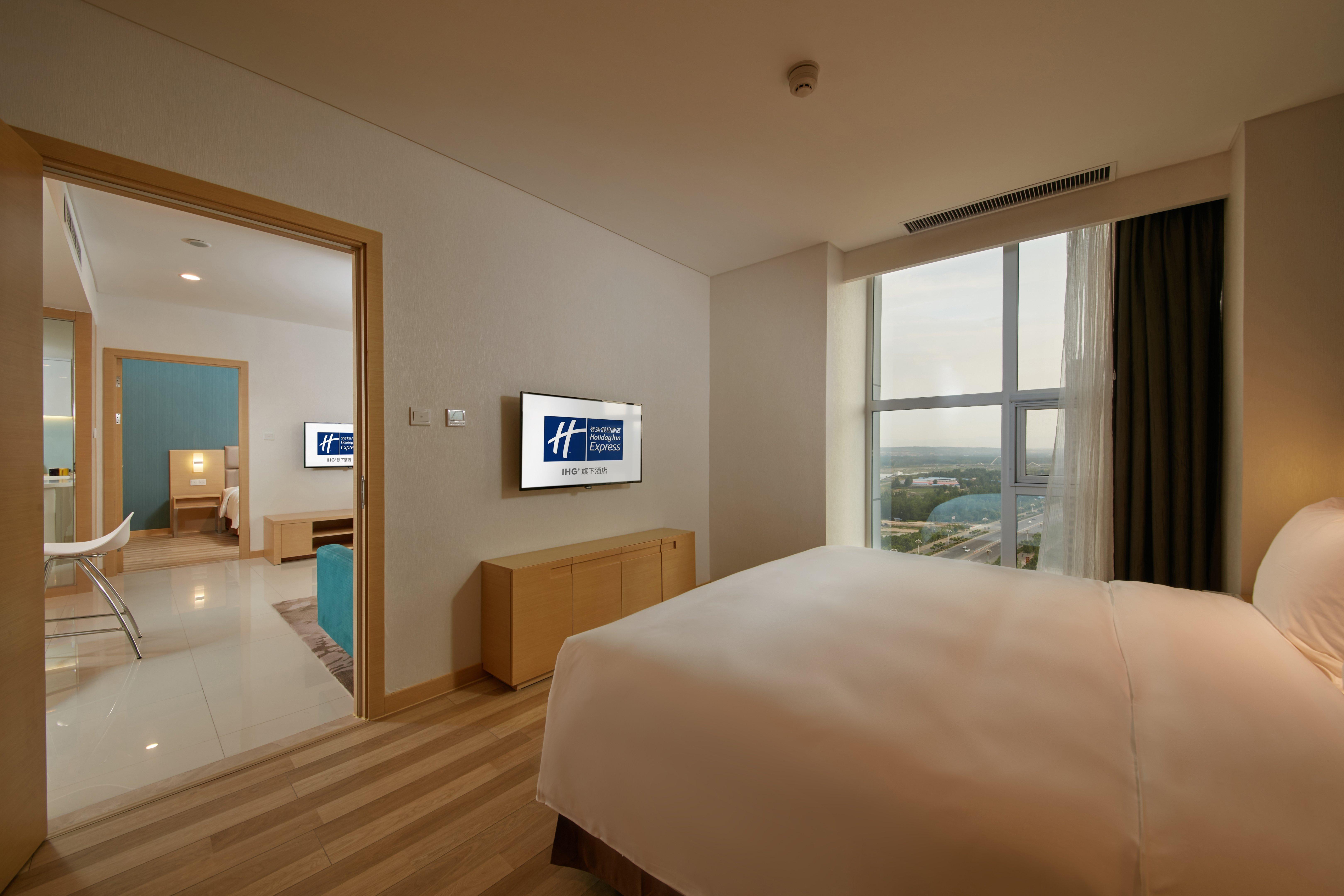 Holiday Inn Express Luoyang Yichuan By Ihg Экстерьер фото