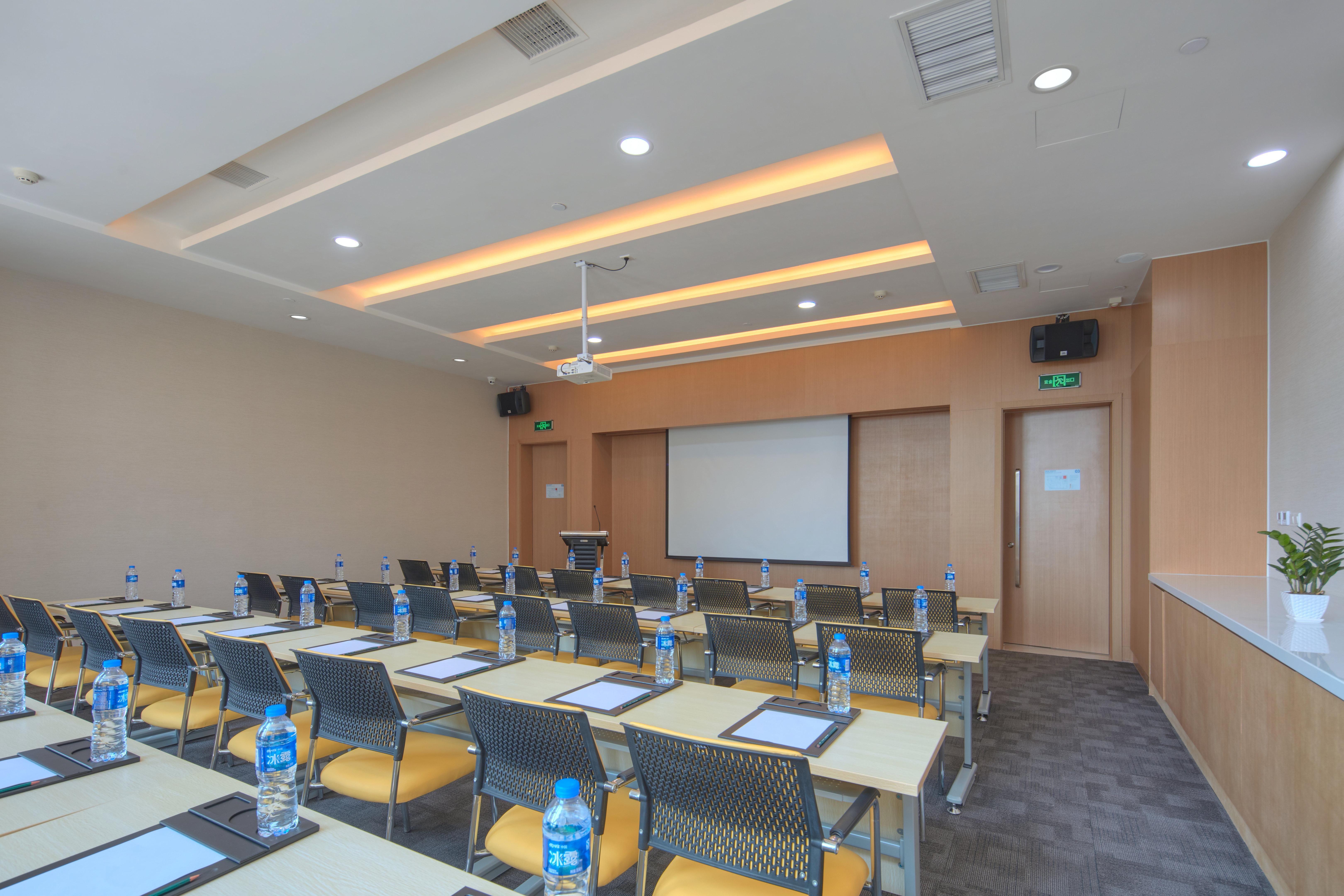 Holiday Inn Express Luoyang Yichuan By Ihg Экстерьер фото
