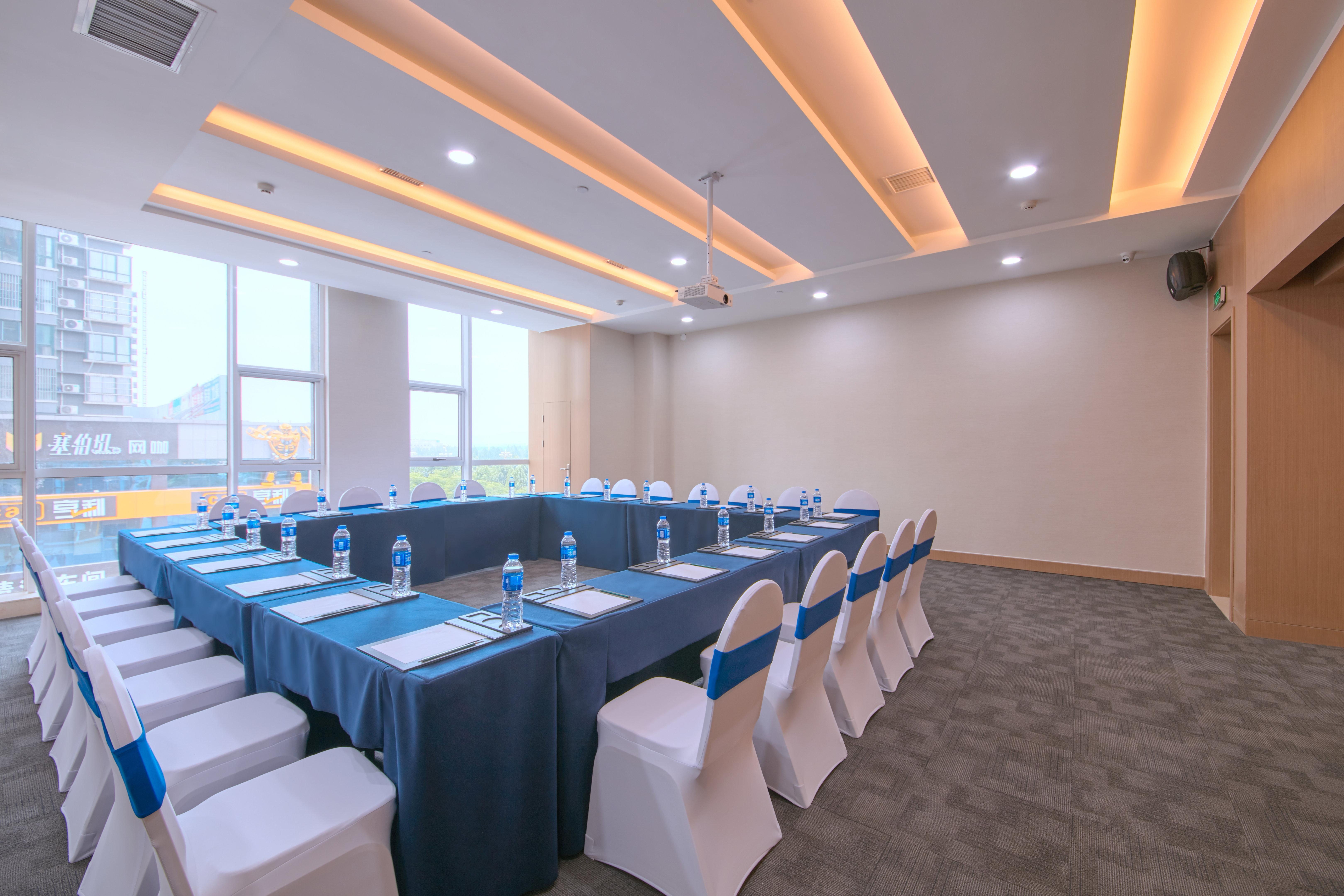 Holiday Inn Express Luoyang Yichuan By Ihg Экстерьер фото