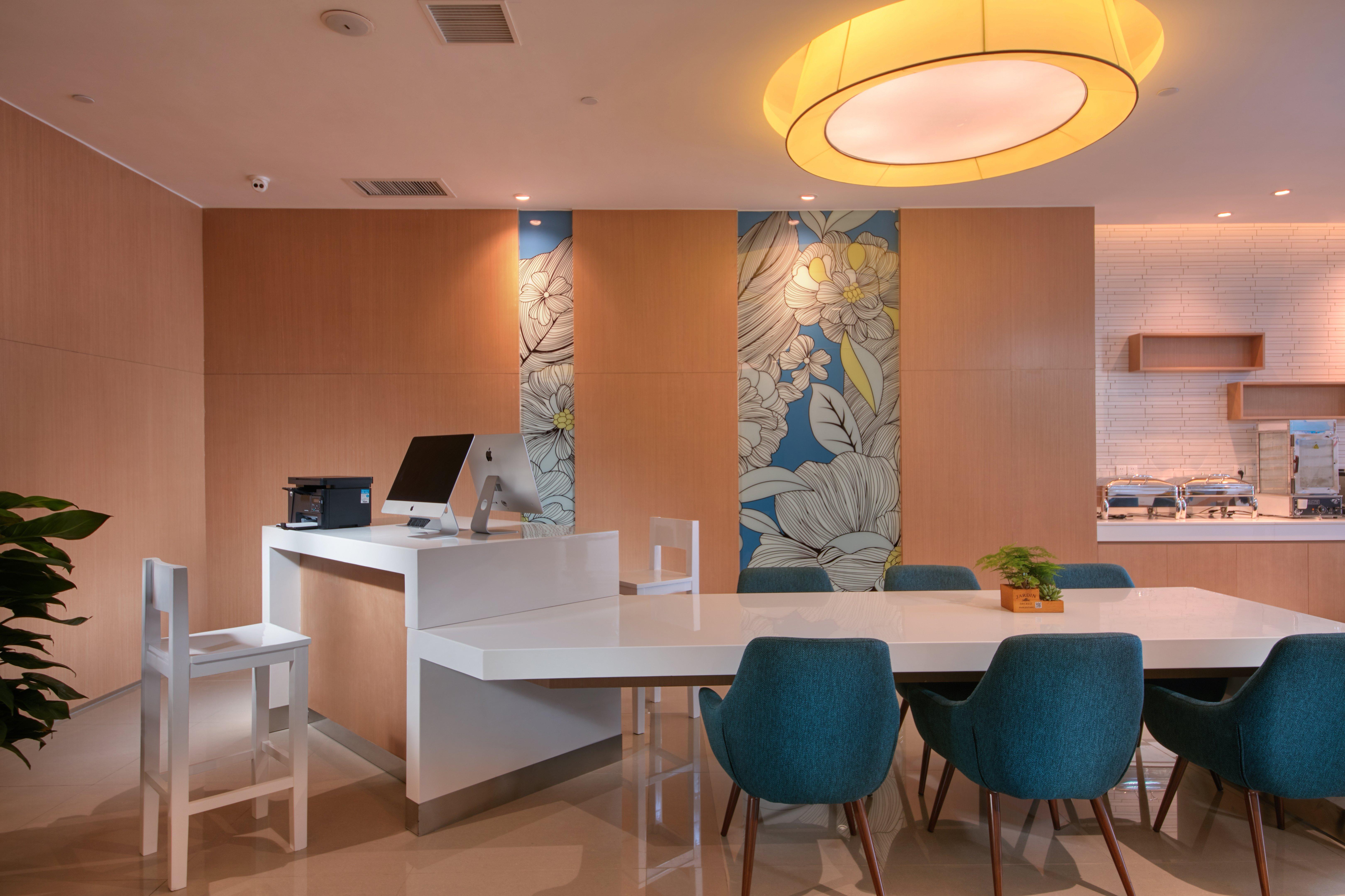 Holiday Inn Express Luoyang Yichuan By Ihg Экстерьер фото