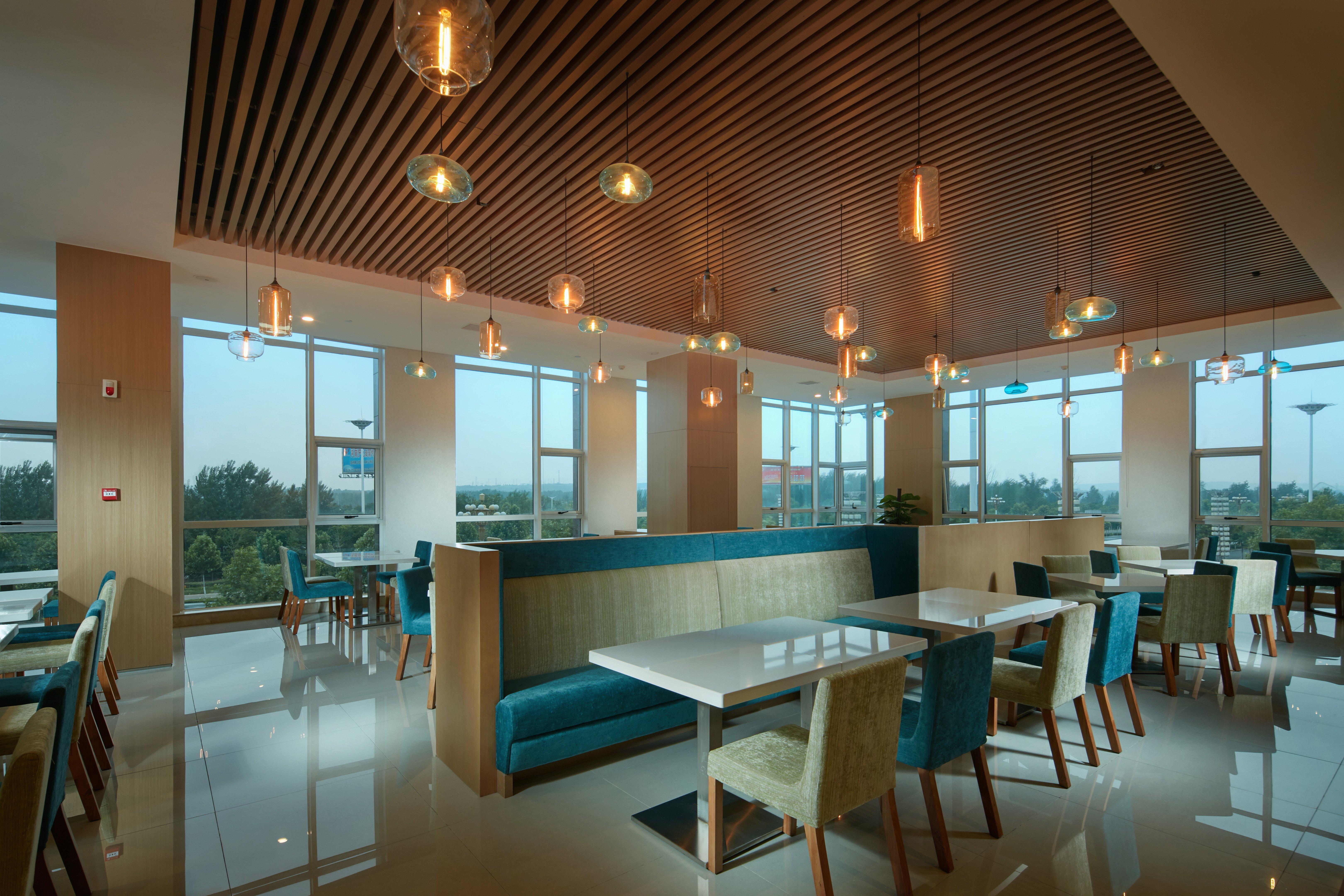 Holiday Inn Express Luoyang Yichuan By Ihg Экстерьер фото